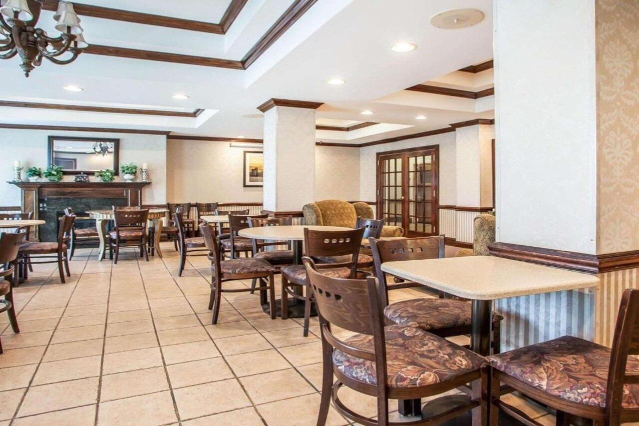 Comfort Inn & Suites Carneys Point Extérieur photo