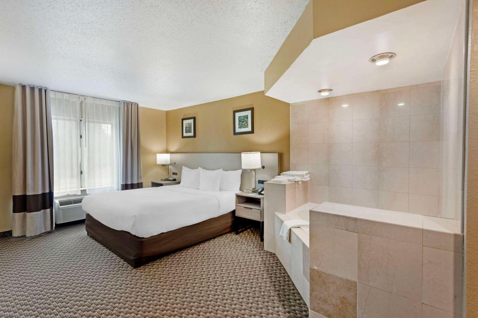 Comfort Inn & Suites Carneys Point Extérieur photo