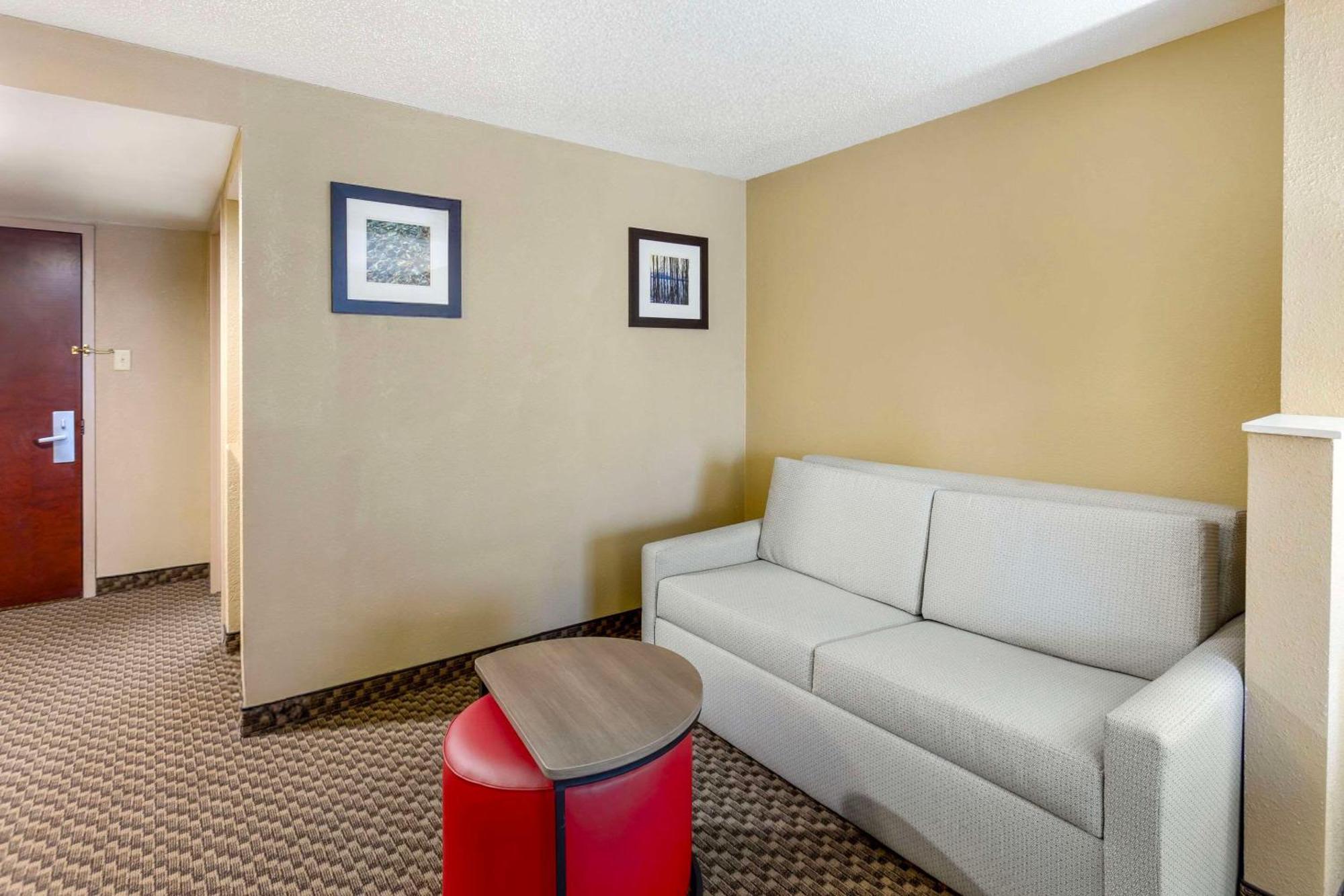 Comfort Inn & Suites Carneys Point Extérieur photo