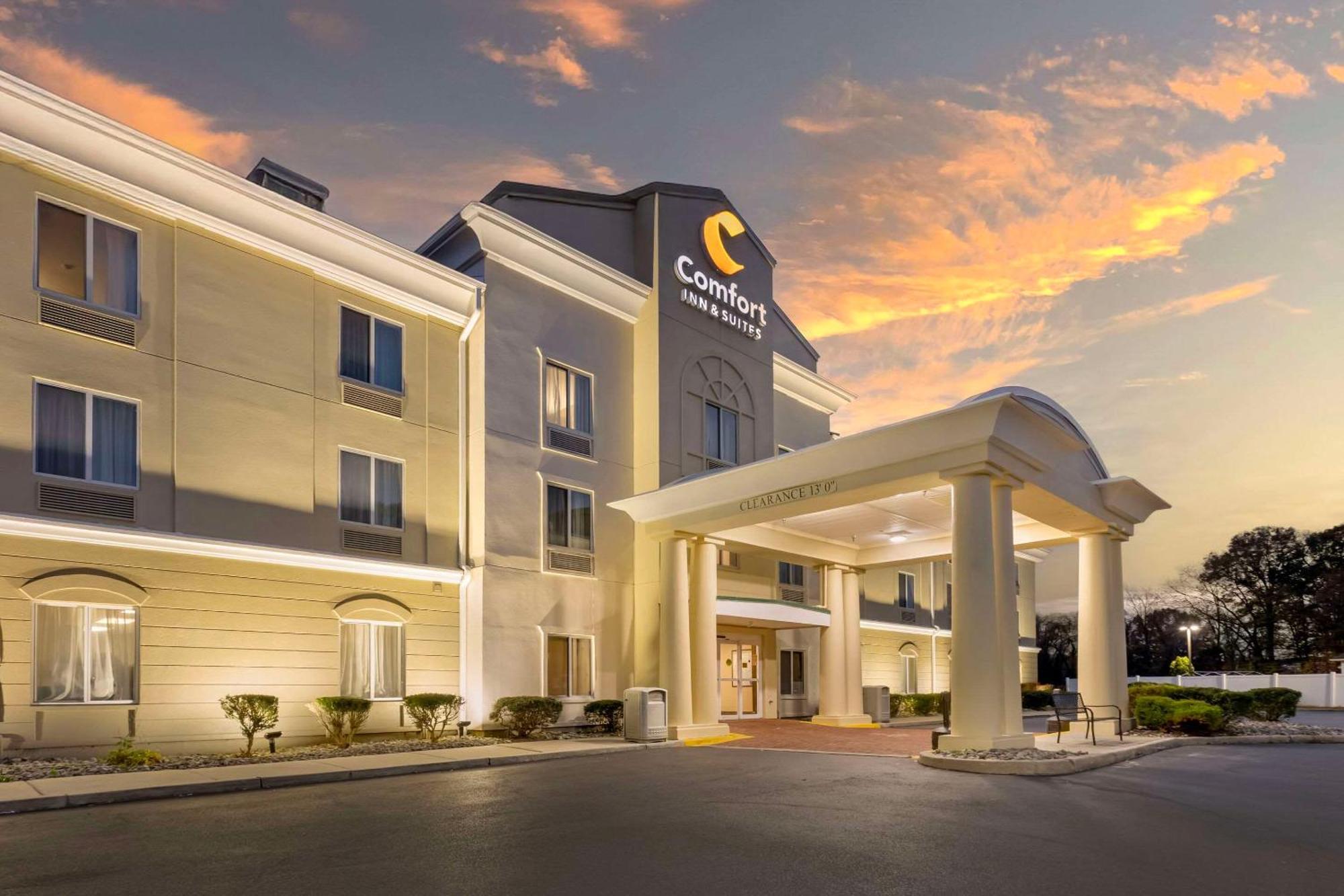 Comfort Inn & Suites Carneys Point Extérieur photo